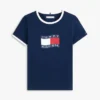 Børnet-shirt med bølget flaglogo Børnet-shirt med bølget flaglogo