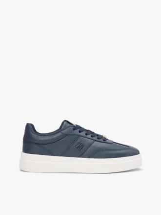 Court-sneaker i kornet læder