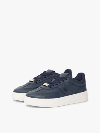 Court-sneaker i kornet læder