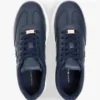 Court-sneaker i kornet læder Court-sneaker i kornet læder