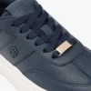 Court-sneaker i kornet læder Court-sneaker i kornet læder