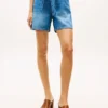 Denimshorts med høj talje og bælte Denimshorts med høj talje og bælte