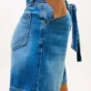 Denimshorts med høj talje og bælte Denimshorts med høj talje og bælte