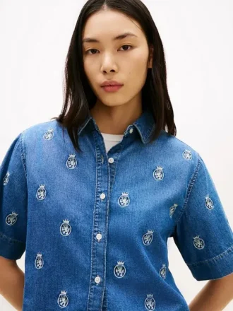 Denimskjorte med afslappet pasform og logo overalt