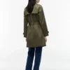 Dobbeltknappet trenchcoat med bælte Dobbeltknappet trenchcoat med bælte