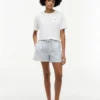 Kortærmet T-shirt og korte shorts Kortærmet T-shirt og korte shorts