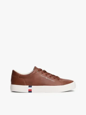 Metallisk logo Pebbled Court Sneaker Metallisk logo Pebbled Court Sneaker